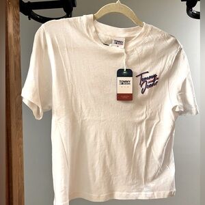 NWT. Tommy jeans Tee. Sz XS